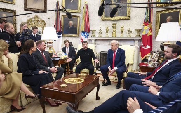donald-trump-i-a-cerut-lui-zelenski-sa-nu-l-mai-critice-pe-putin