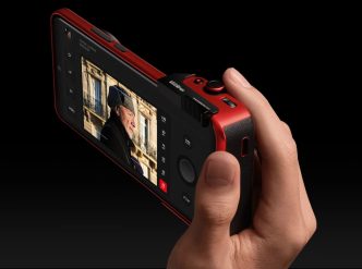 xiaomi-15-ultra,-lansat-pentru-pietele-globale.-cat-costa-si-ce-dotari-ofera-noul-camera-phone