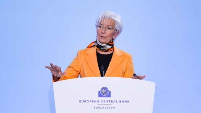 lagarde:-bce-va-mentine-o-politica-monetara-prudenta,-intr-un-mediu-de-incertitudine-puternica