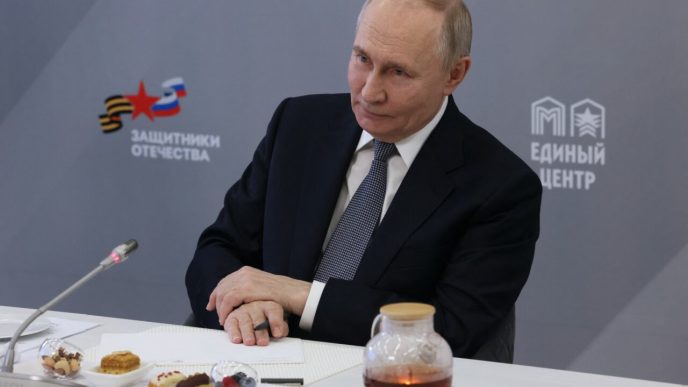 vladimir-putin-respinge-ingerintele-straine-in-serbia-si-vrea-avansarea-relatiilor-bilaterale