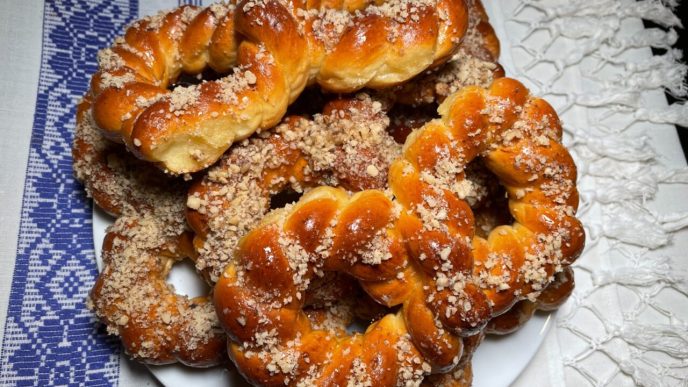 ingredientul-secret-pentru-ca-mucenicii-moldovenesti-sa-fie-moi,-aurii-si-apetisanti
