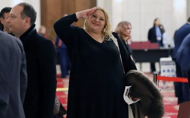 diana-sosoaca:-imi-depun-candidatura-la-alegerile-prezidentiale