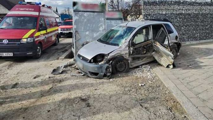 un-bebelus-si-2-adulti-au-fost-raniti-in-urma-unui-accident-rutier-produs-in-aceasta-dupa-amiaza