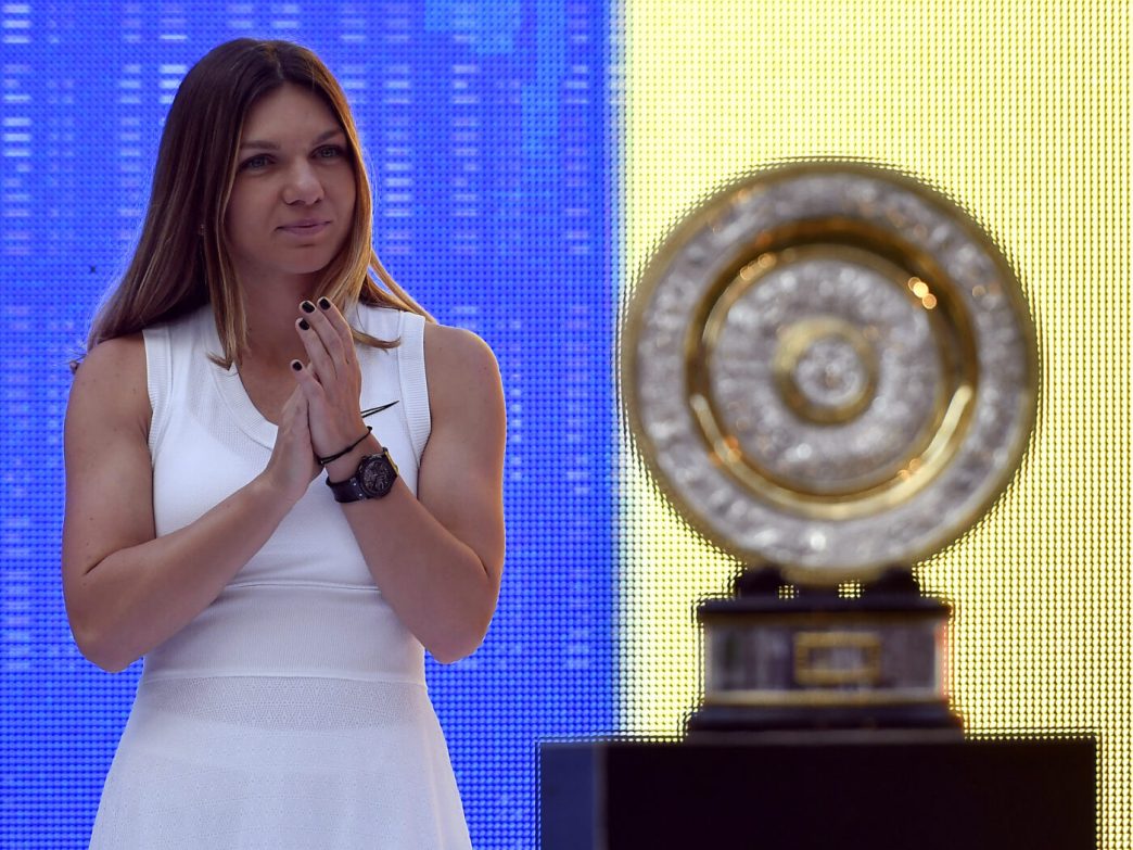 simona-halep-le-a-dat-clasa-tuturor-la-decorarea-lui-gica-hagi.-ce-a-purtat-campioana
