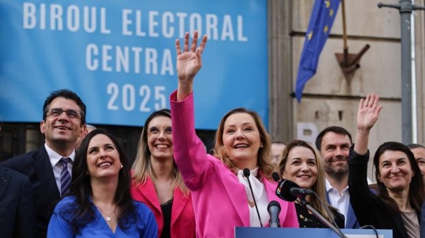 elena-lasconi-si-a-depus-candidatura-la-prezidentiale-2025