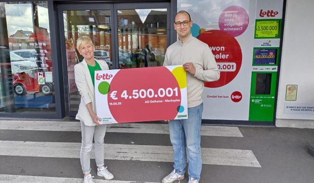 castigatoarea-de-4,5-milioane-de-euro-a-uitat-biletul-in-agentie
