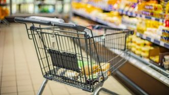 30-de-categorii-de-alimente-cu-pret-plafonat,-in-ungaria