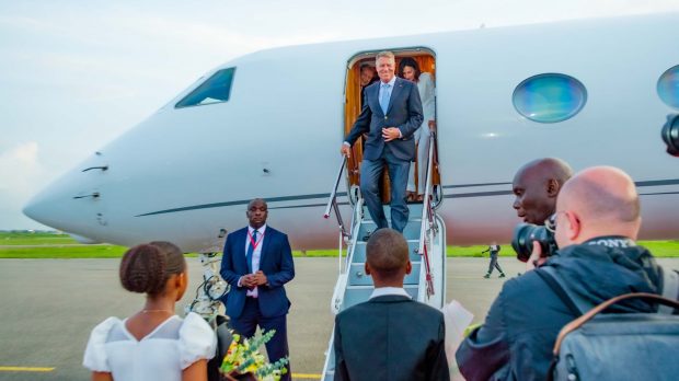 suma-colosala.-cat-a-cheltuit-klaus-iohannis-cu-zborurile-speciale,-in-cei-11-ani,-din-bani-publici