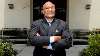george-foreman-a-murit-la-76-de-ani.-a-fost-cel-mai-varstnic-campion-mondial-la-categoria-grea