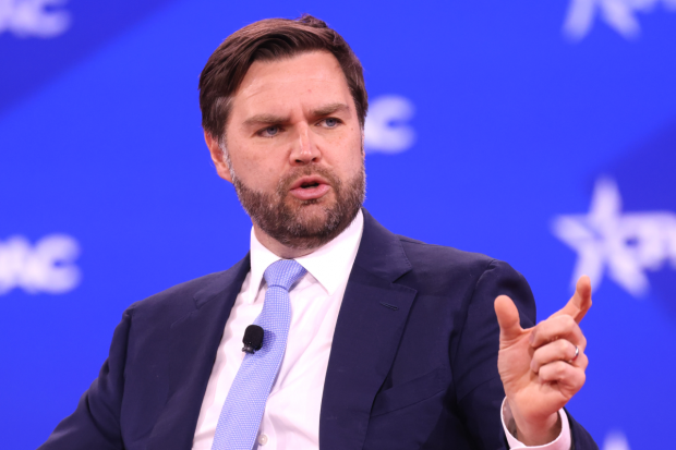 jd-vance-pune-la-indoiala-administrarea-groenlandei-de-catre-danemarca,-numind-o-un-aliat-slab