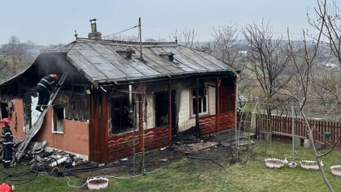 locuinta-distrusa-de-un-incendiu-devastator-produs-in-aceasta-dimineata-la-vladeni