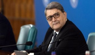 reactia-lui-emil-hurezeanu,-intrebat-despre-demiterea-sa-de-la-ministerul-de-externe