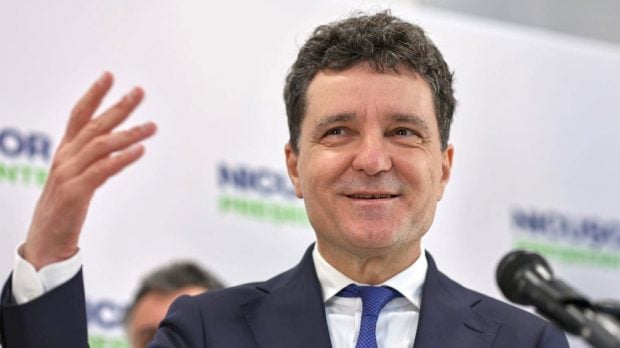 ce-chirie-plateste-nicusor-dan-pentru-sediul-din-hotelul-cismigiu-unde-l-a-atacat-pe-piedone