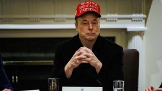 cum-l-a-folosit-presedintele-trump-pe-elon-musk-si-l-a-transformat-intr-un-tap-ispasitor
