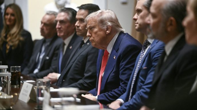 trump-saluta-performantele-economice-ale-sua,-dar-admite-costuri-ale-tranzitiei-taxelor-vamale