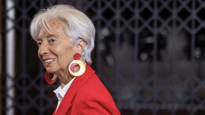 christine-lagarde:-bce-este-pregatita-sa-asigure-stabilitatea-financiara-a-zonei-euro