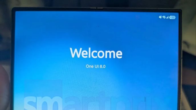interfata-one-ui-8,-demonstrata-in-premiera-pe-un-telefon-galaxy-z-flip-6