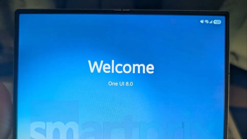 interfata-one-ui-8,-demonstrata-in-premiera-pe-un-telefon-galaxy-z-flip-6