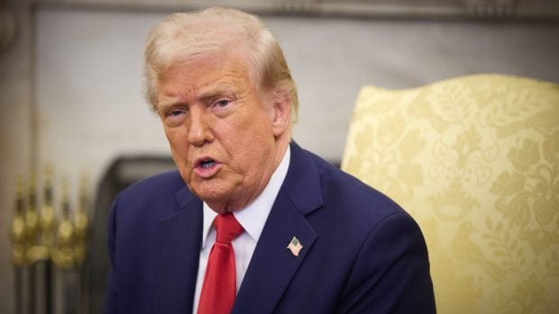 donald-trump-promite-ca-le-da-bani-imigrantilor-ilegali-care-pleaca-de-buna-voie-din-sua