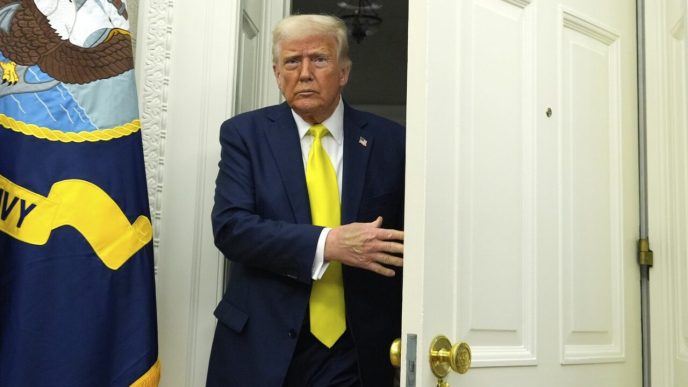 casa-alba:-donald-trump-analizeaza-optiuni-pentru-demiterea-presedintelui-fed,-jerome-powell