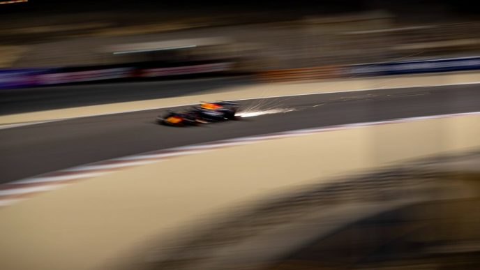 i-au-pus-300000.000-de-dolari-pentru-a-conduce-o-masina-de-la-aston-martin-in-urmatorii-3-ani
