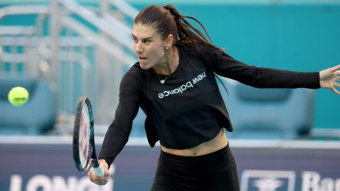 sorana-cirstea,-eliminata-din-primul-tur-la-turneul-vandut-de-„socrul”-ion-tiriac