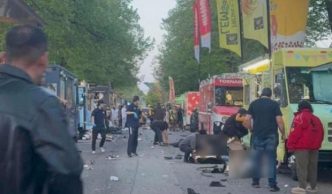 o-masina-a-intrat-in-multime,-sunt-mai-multi-morti-si-raniti,-la-un-festival-stradal-din-vancouver