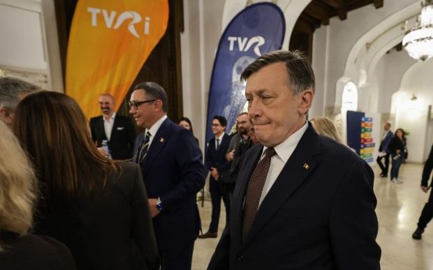 replica-lui-traian-basescu-pentru-crin-antonescu,-marioneta-varanului