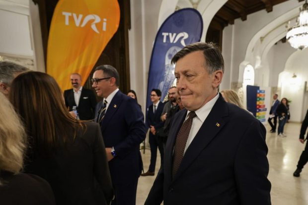 replica-lui-traian-basescu-pentru-crin-antonescu,-marioneta-varanului