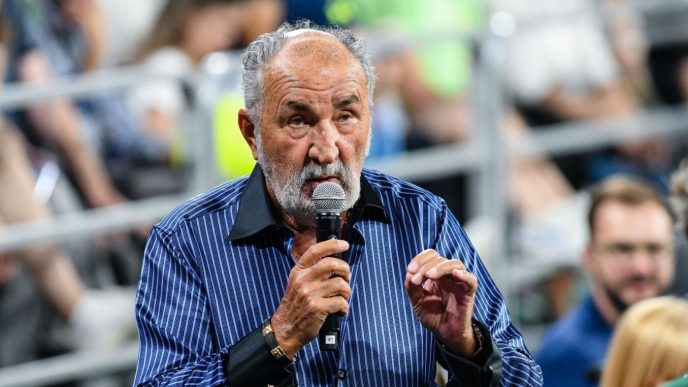 ion-tiriac,-impresionat-de-o-romanca:-„e-fata-tanara,-e-fata-frumoasa,-are-timp-de-familie”