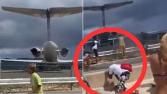 turisti-aruncati-in-apa-de-suflul-unui-avion,-pe-plaja-din-caraibe