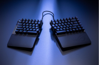 asus-a-creat-rog-falcata,-o-tastatura-de-gaming-pe-care-o-poti-rupe-in-doua