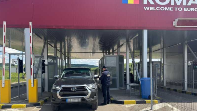 tanara-de-21-din-germania,-prinsa-cu-o-masina-furata-in-romania
