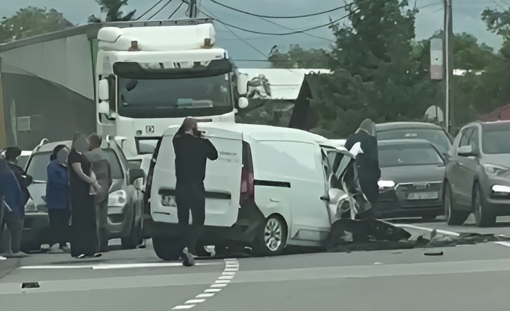 grav-accident-rutier-in-aceasta-dupa-amiaza-in-localitatea-secuienii-noi
