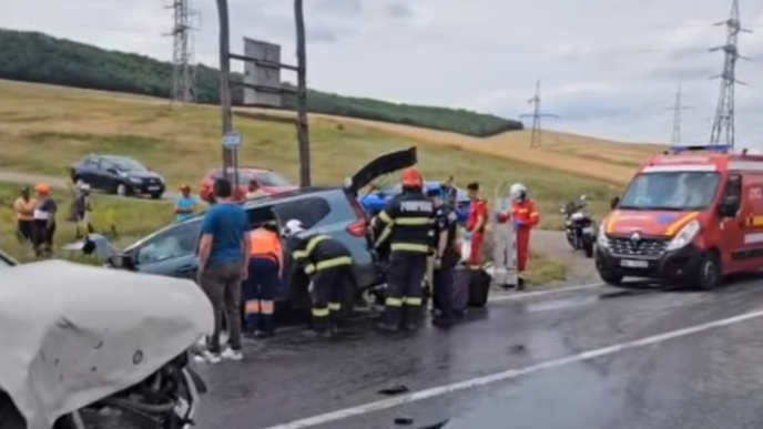accident-grav-pe-dn24:-cinci-persoane,-dintre-care-doi-copii,-au-ajuns-la-spital