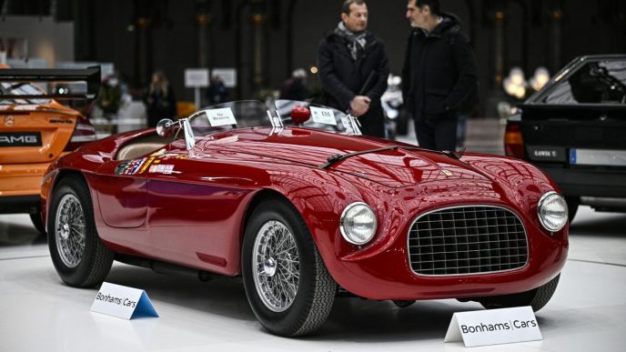 un-ferrari-de-un-milion-de-euro-a-fost-abandonat-50-de-ani-in-desert.-cum-a-ajuns-sa-arate