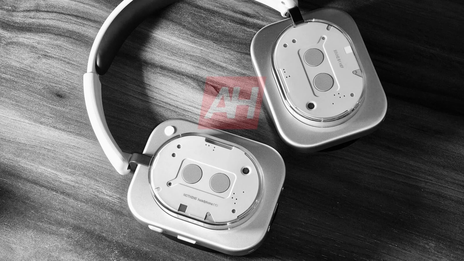 nothing-headphones-(1)-apar-in-primele-imagini.-ce-stim-despre-specificatii