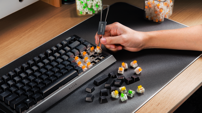 razer-lanseaza-prima-tastatura-mecanica-pe-care-ti-o-asamblezi-singur