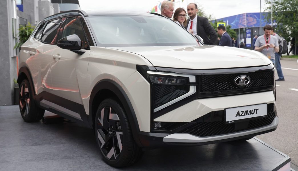 rusii-vor-sa-detroneze-dacia-cu-noul-suv-de-la-lada.-cum-arata-bijuteria-lui-putin