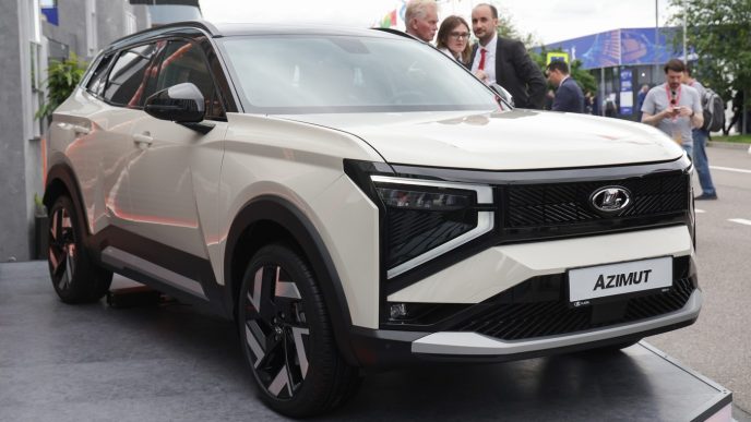 rusii-vor-sa-detroneze-dacia-cu-noul-suv-de-la-lada.-cum-arata-bijuteria-lui-putin
