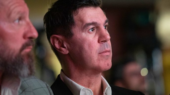 surse:-mihai-leu-e-in-stare-critica,-in-coma-indusa,-la-spitalul-fundeni!
