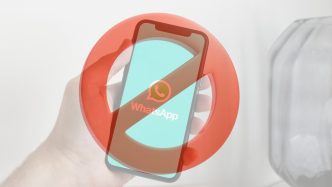 whatsapp-interzis-pe-dispozitivele-camerei-reprezentantilor-din-sua