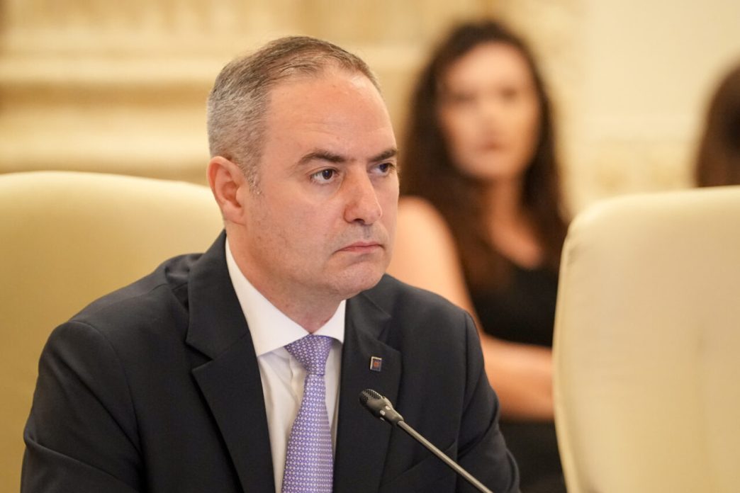 alexandru-nazare:-„nu-se-pune-problema-amanarii-sau-blocarii-platii-pensiilor-si-a-salariilor”