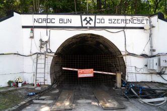 ministrul-economiei:-a-doua-zi,-dupa-tragedia-de-la-praid,-directorului-salrom-i-s-a-marit-salariul