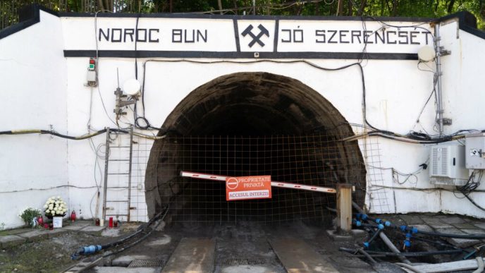 ministrul-economiei:-a-doua-zi,-dupa-tragedia-de-la-praid,-directorului-salrom-i-s-a-marit-salariul