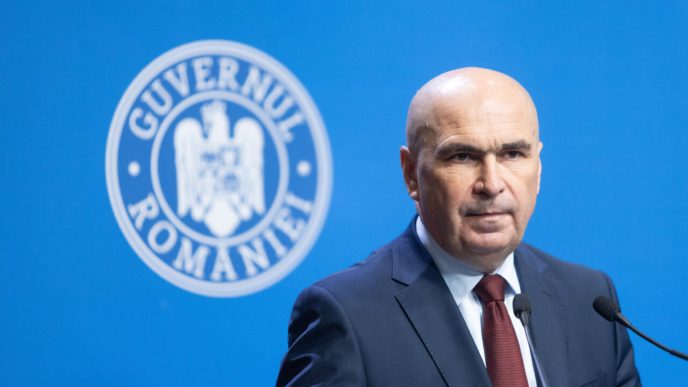 elevii-si-studentii,-cu-bursele-taiate-de-executiv.-ilie-bolojan:-nu-ne-mai-putem-permite