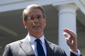 secretarul-trezoreriei-sua:-de-la-1-august-vor-fi-majorari-de-taxe-impuse-tarilor-necooperante