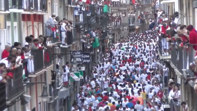 a-doua-zi-a-faimosului-festival-san-fermin-din-spania:-opt-raniti-in-timpul-alergarii-cu-tauri