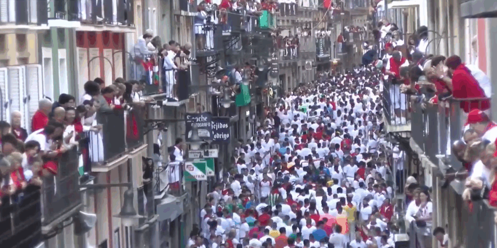 a-doua-zi-a-faimosului-festival-san-fermin-din-spania:-opt-raniti-in-timpul-alergarii-cu-tauri