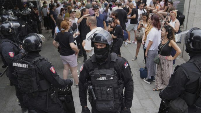 europa-plus-–-profesionistii-in-sanatate-mintala-din-serbia-cer-guvernului-sa-inceteze-violentele